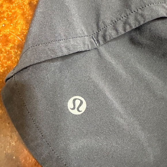 Lululemon Speed up Shorts - Picture 2 of 6